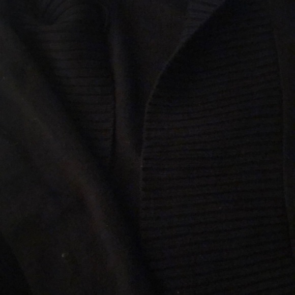 Black sweater - Picture 2 of 2